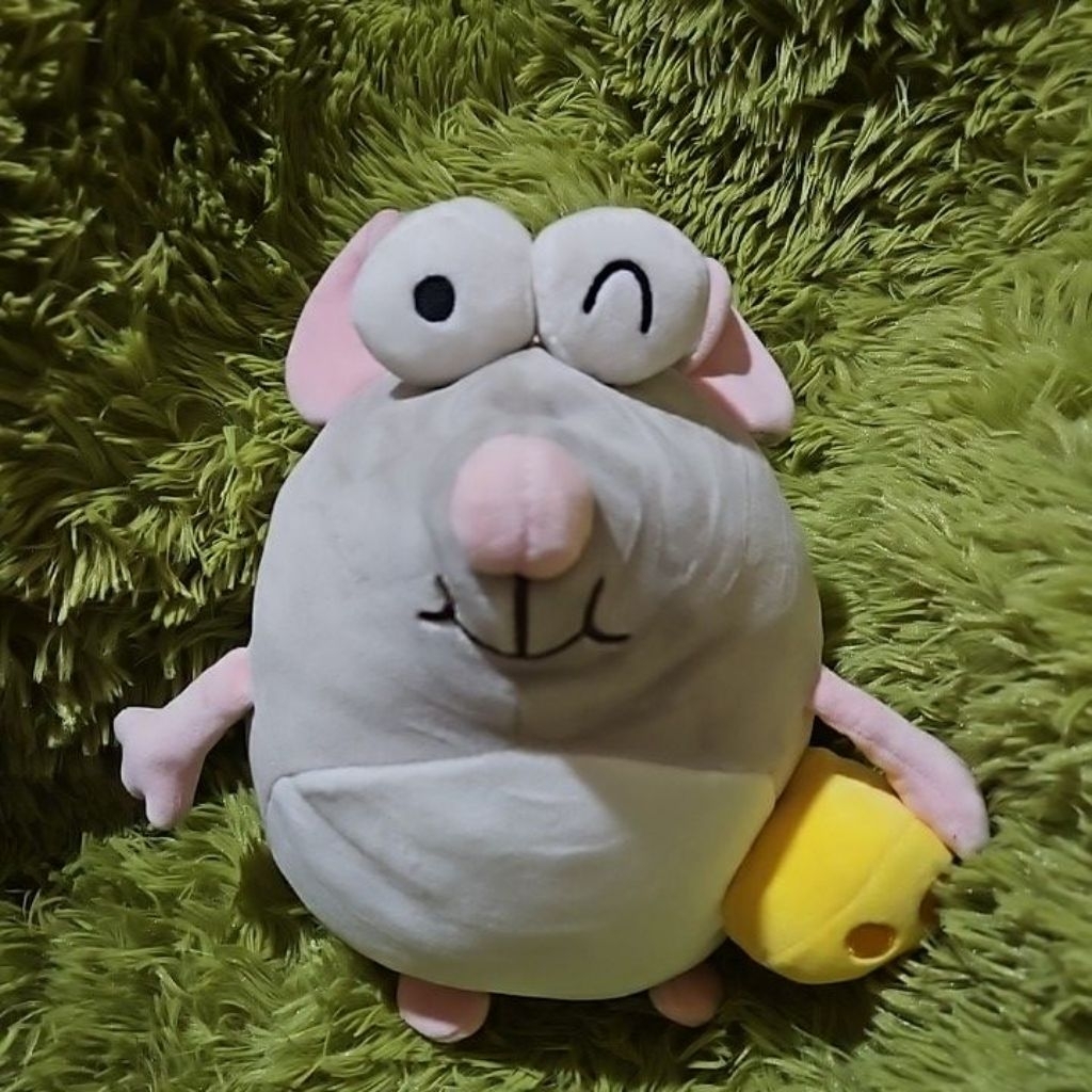 Boneka tikus bawa keju ( bahan miniso,haluuuss banget, bagus ),ADM KECIL / NO ADM