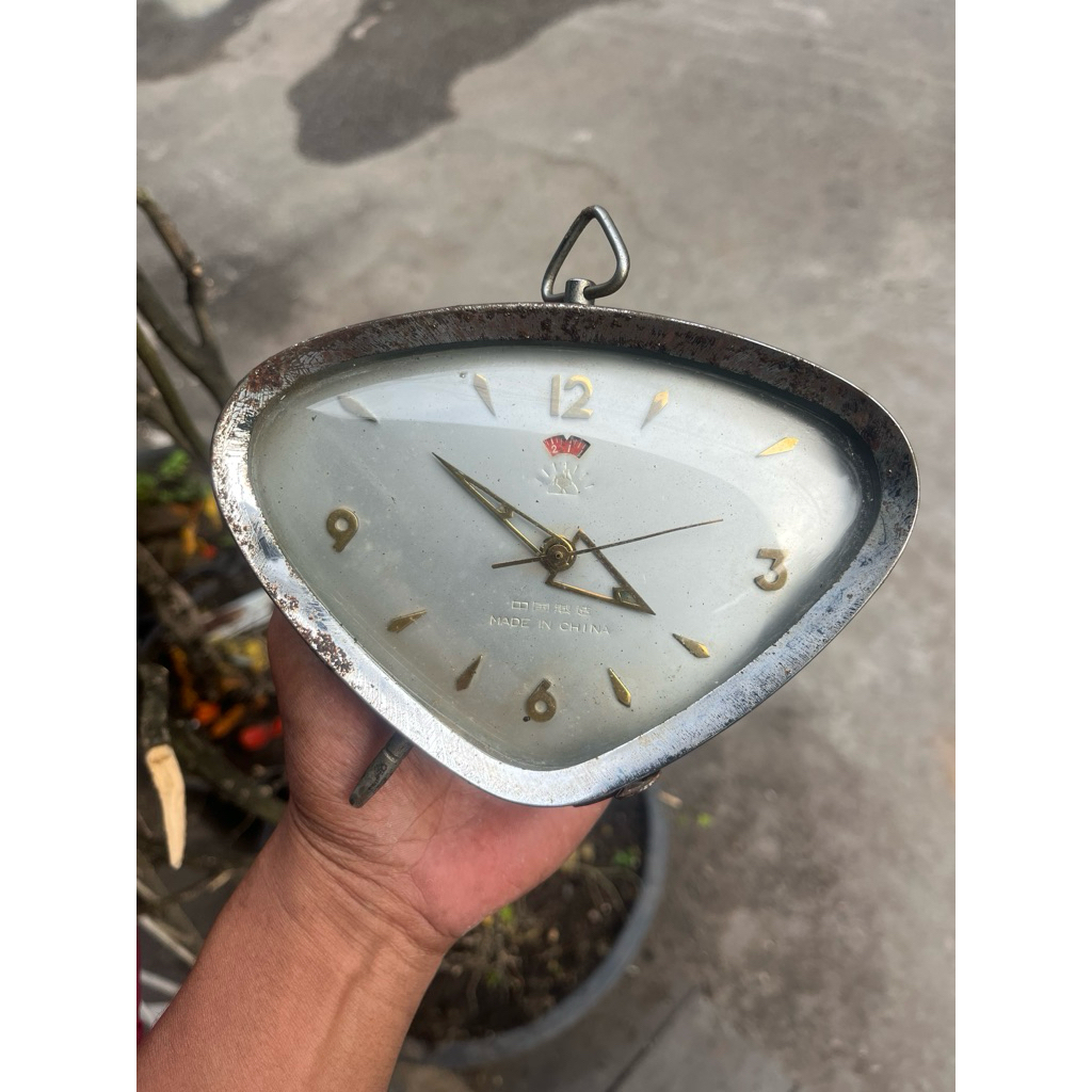 Jam Jadul Vintage 1970