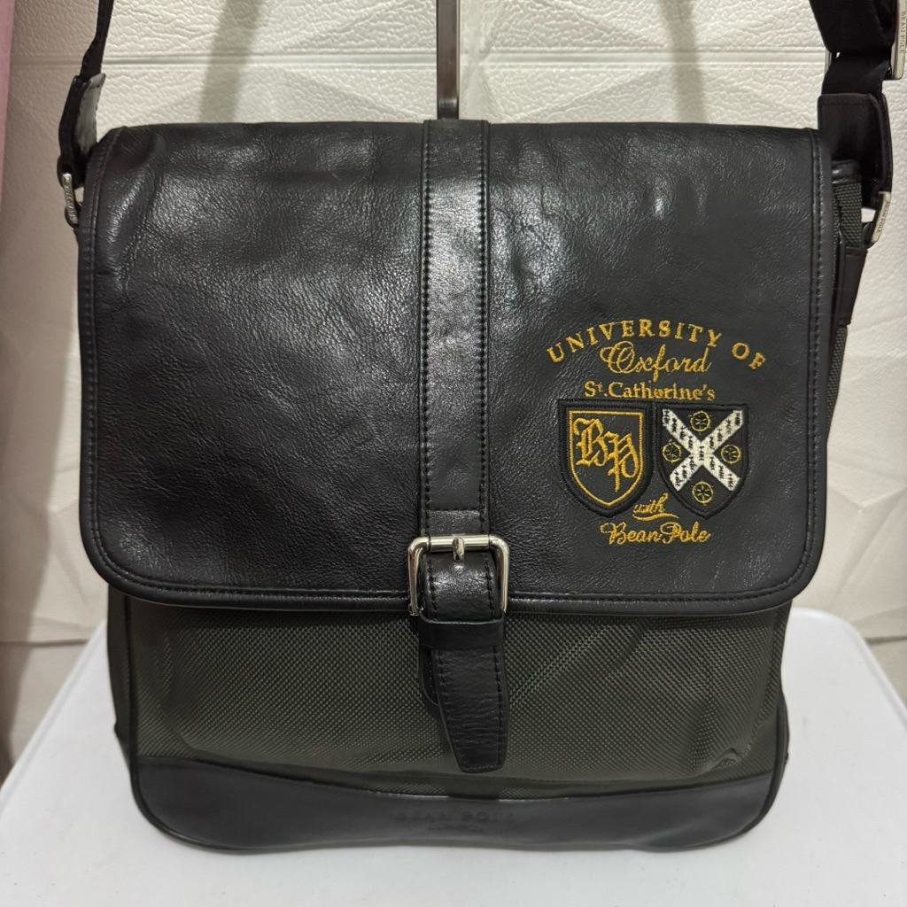 tas sling bag pria beanpole. tas selempang kanvas mix kulit asli. tas preloved pria. hitam