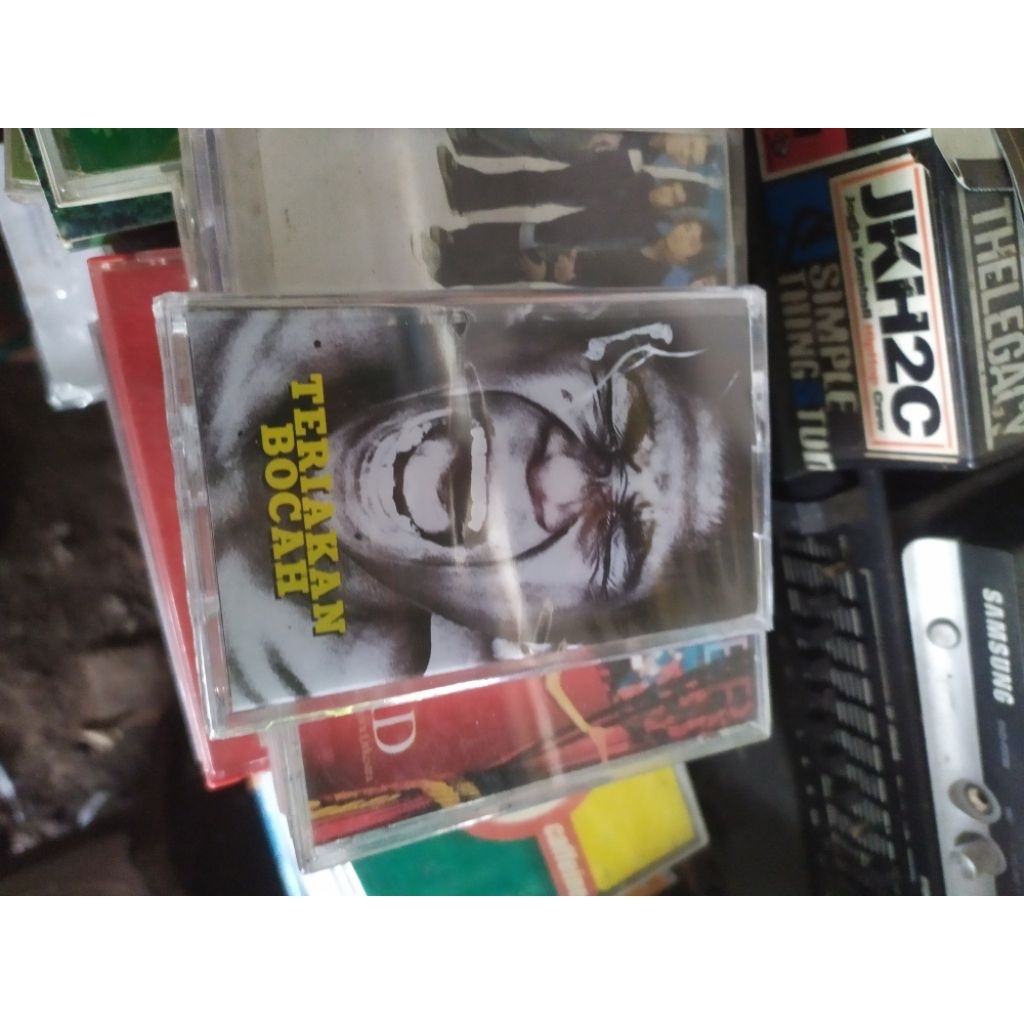 kaset pita kelompok penerbang roket terikan bocah