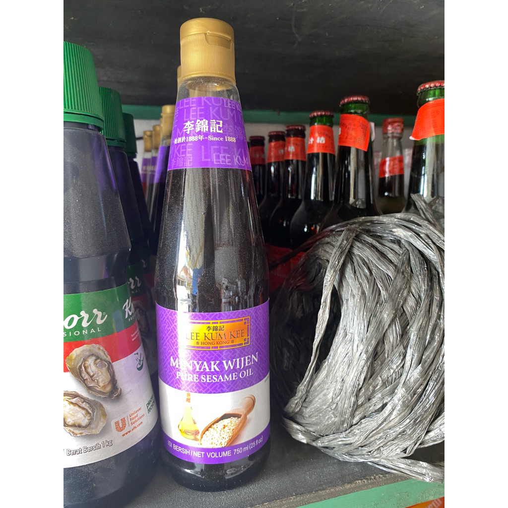 

LEE KUM KEE minyak wijen 750 ml