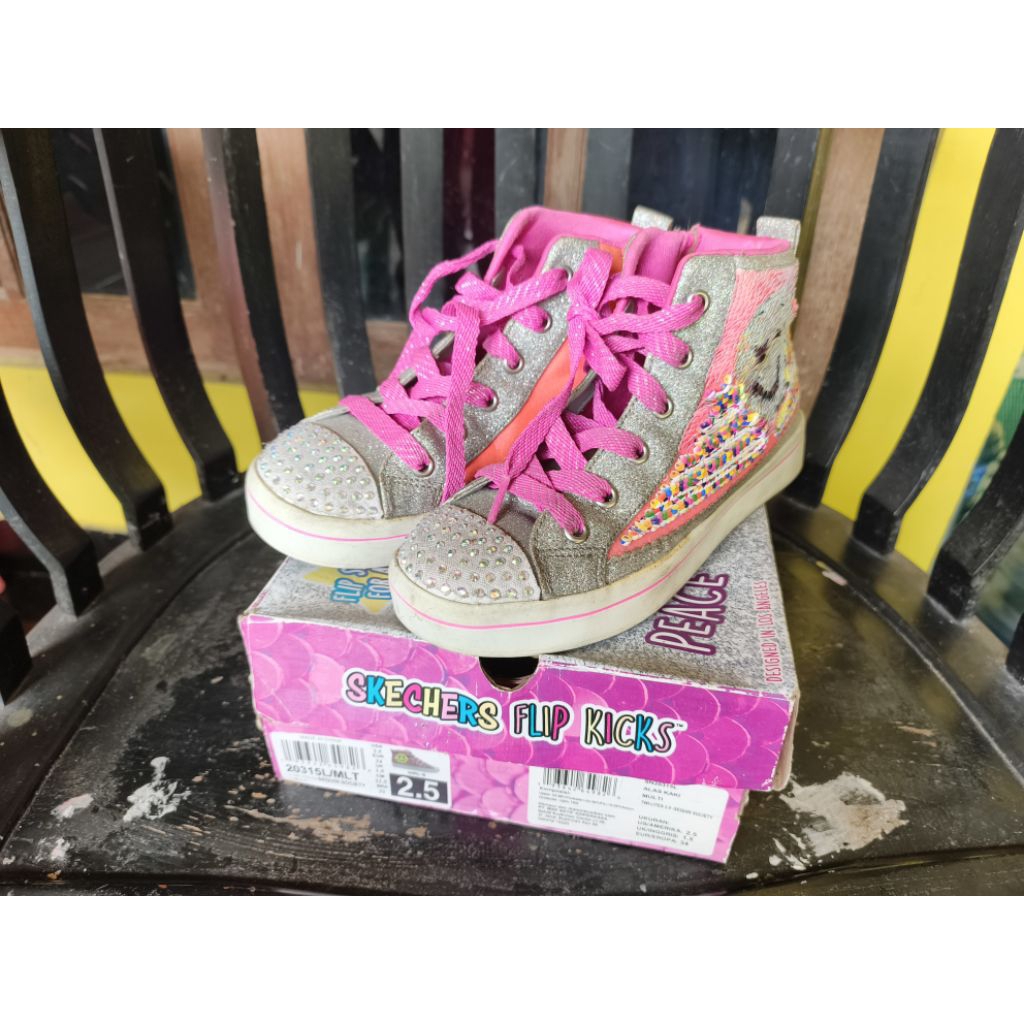 Sepatu Preloved skechers girls original ukuran 34 , insole 22, untuk anak cewek