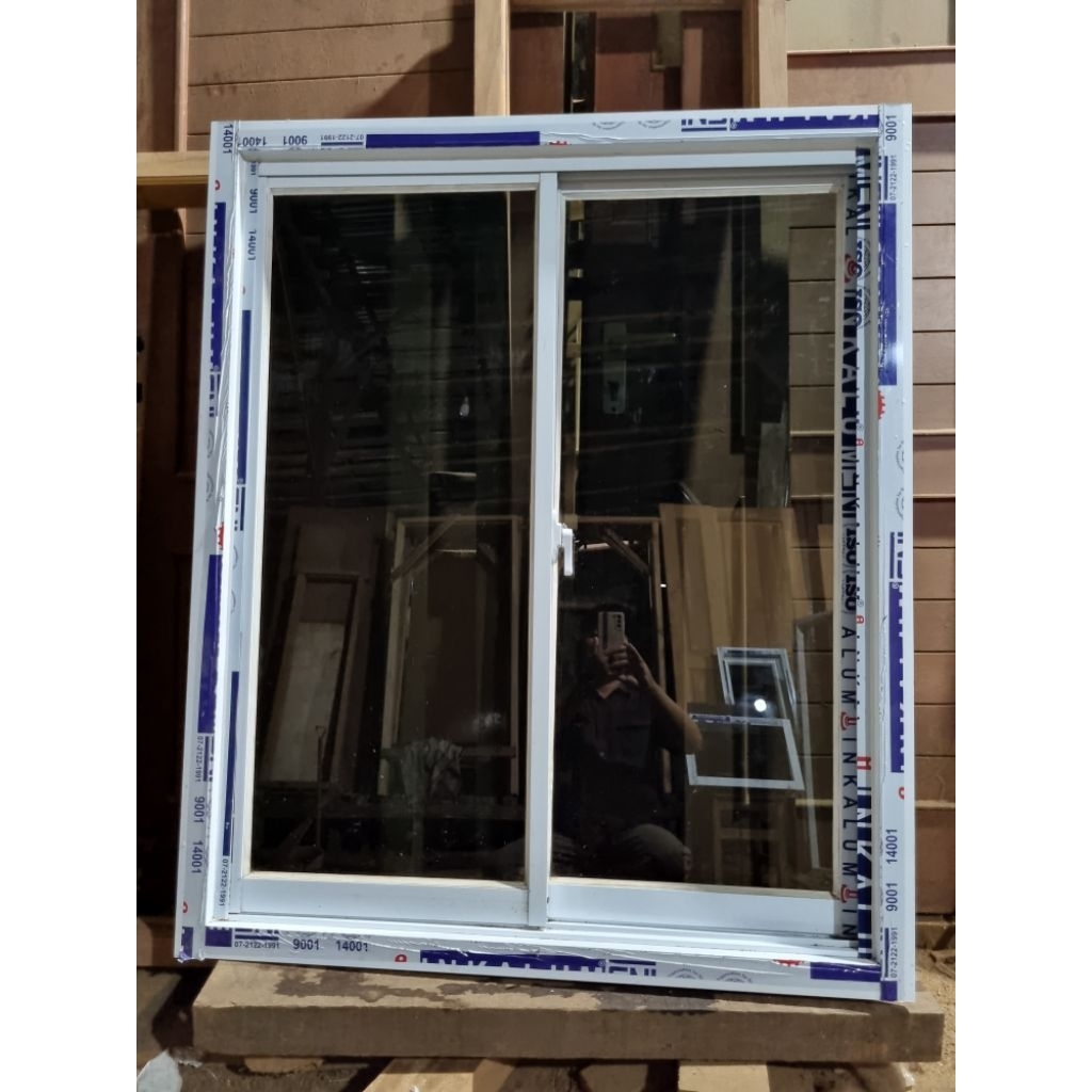 jendela sleding aluminium minimalis