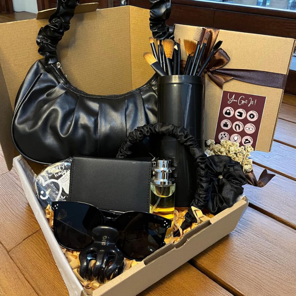 Hampers Cewek | Giftbox Cewek | Hampers Wisuda | Hampers Birthday | Kado Cewek | Hampers Wisuda