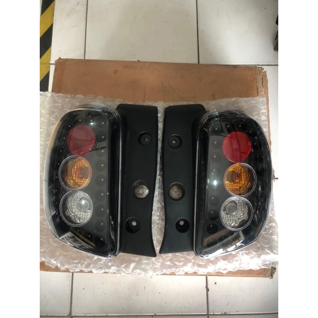 LAMPU VARIASI NISSAN MARCH, VARIASI NISSAN MARCH, LAMPU BELAKANG VARIASI NISSAN MARCH,STOP REM NISSA
