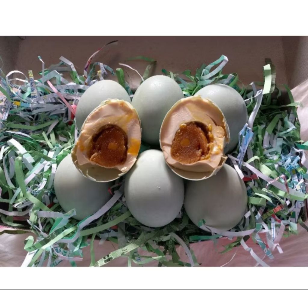 

Telur Asin Asli Bebek Matang Masir Berminyak dan Berkualitas