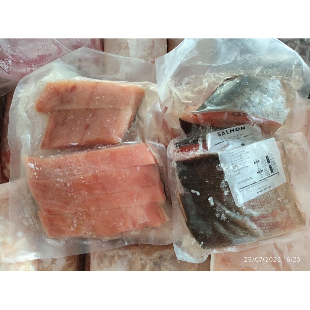 

Tetelan Salmon A15 500gr Salmon Cube 500gr
