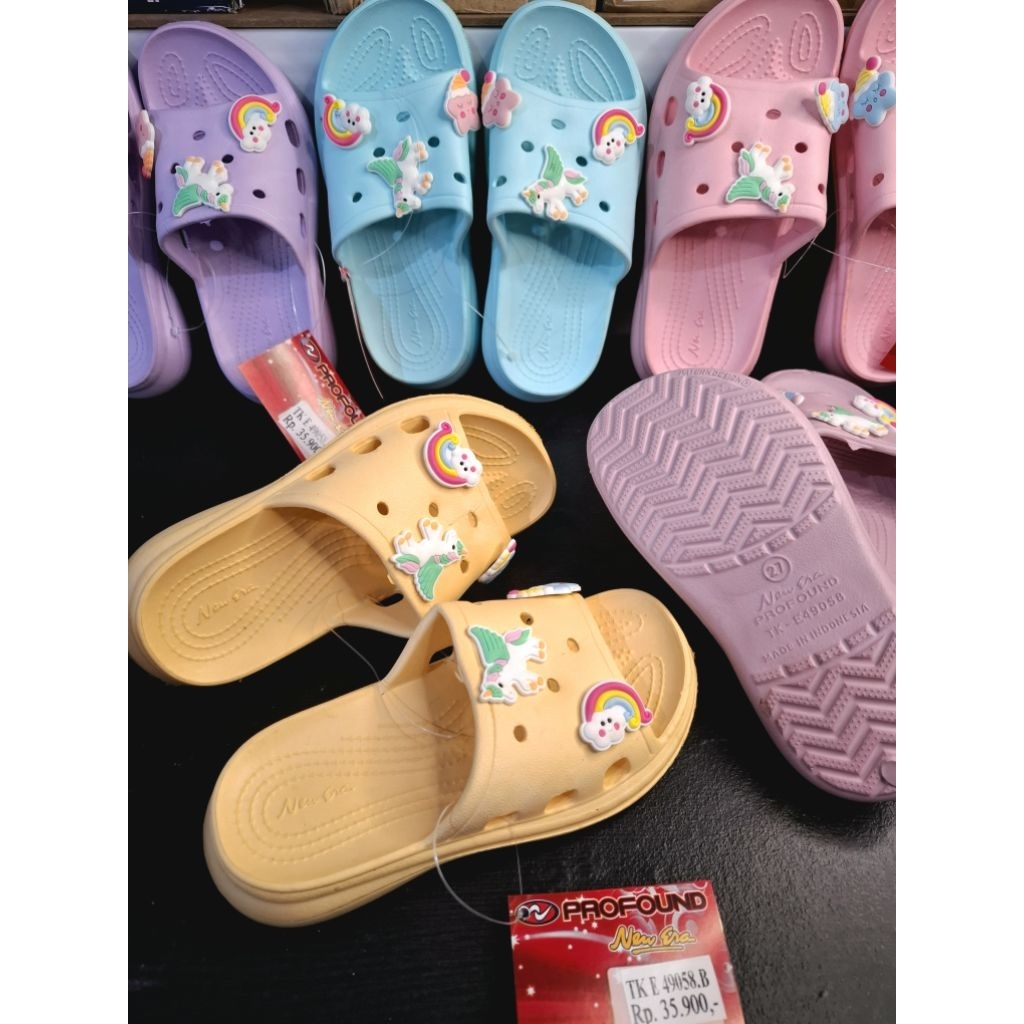 New Era Sandal Karet Anak Model Selop.