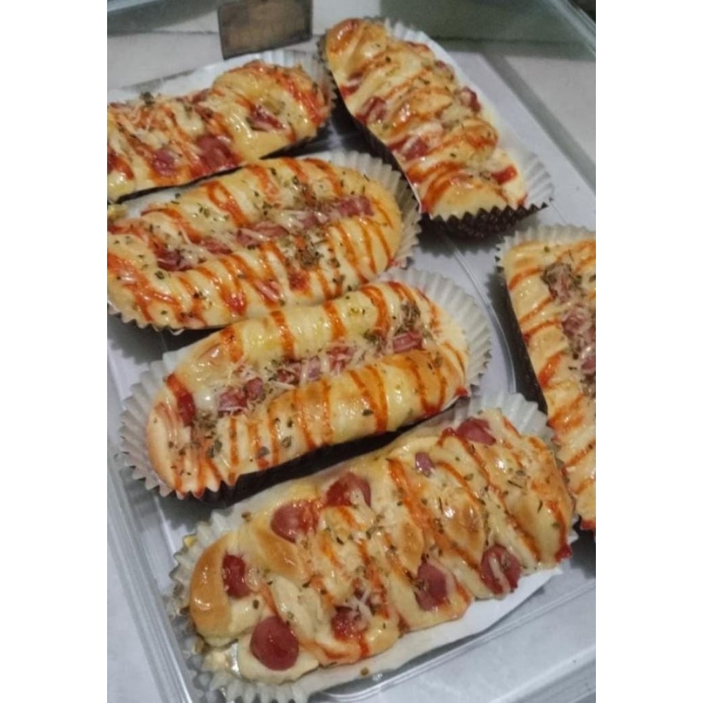 

Roti Sosis Saus Pedas Manis BY Snack Sneck JKTA
