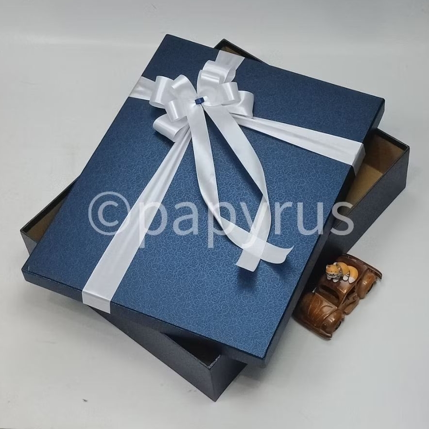 

PAPYRUS 35x45 Tinggi 10cm Kotak Kado Gift Box Hardbox Hampers V2