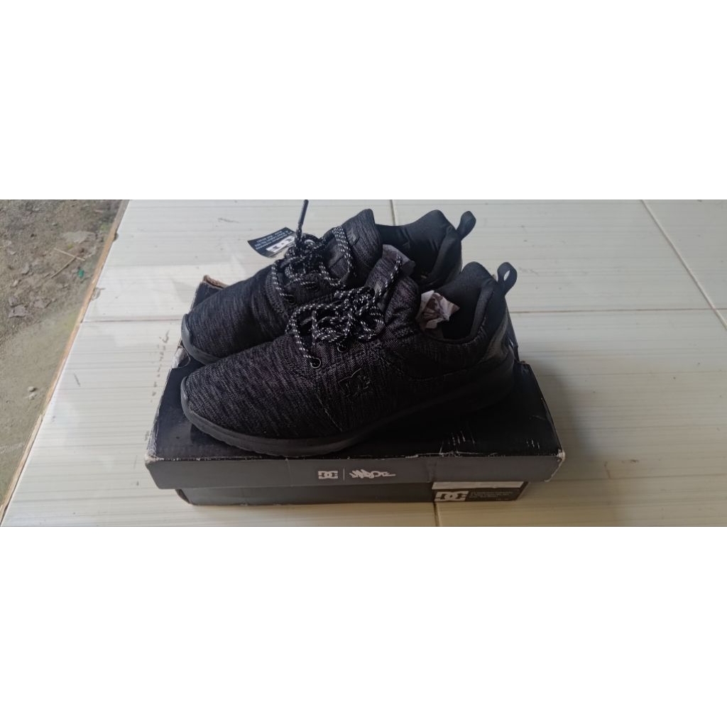 (BNOB) Sepatu DC Harthrow x Darbotz uk. 7 us
