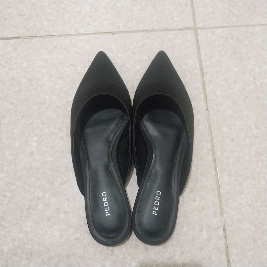 Pedro Peggy Mules Mule Sepatu Shoes Black size 37 PRELOVED