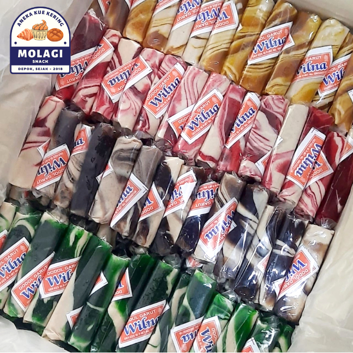 

Dodol Warna Pelangi 500g / Dodol Garut ASLI Manis Legit Kenyal - Molagi Snack