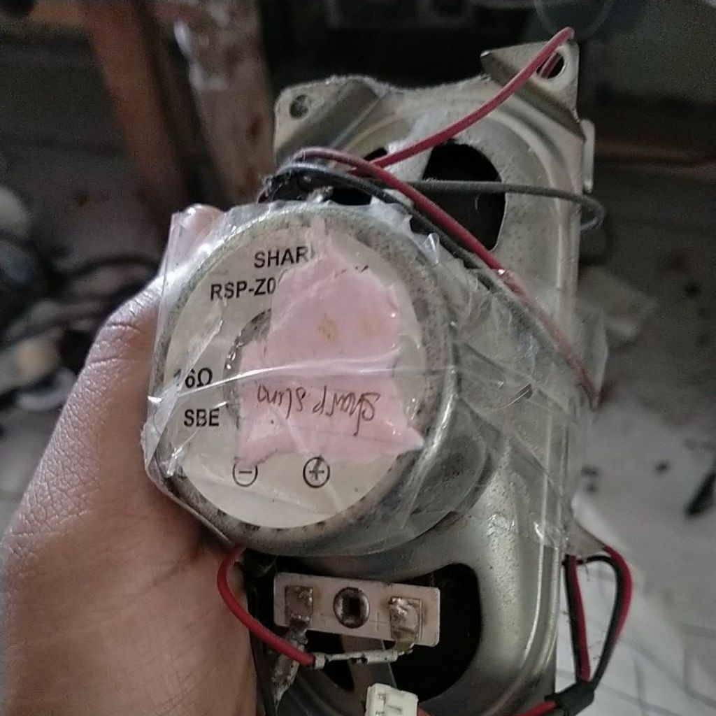 speaker tv sharp slim