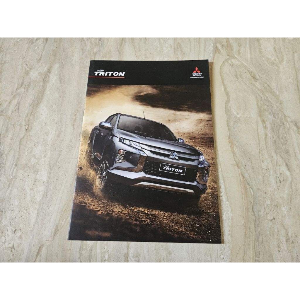 brosur katalog mobil mitsubishi triton 2019 booklet buku