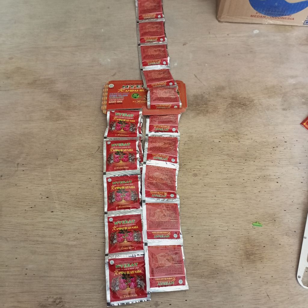 

jamu tradisional nyerat nyeri tulang dan asam urat isi 20 sachet