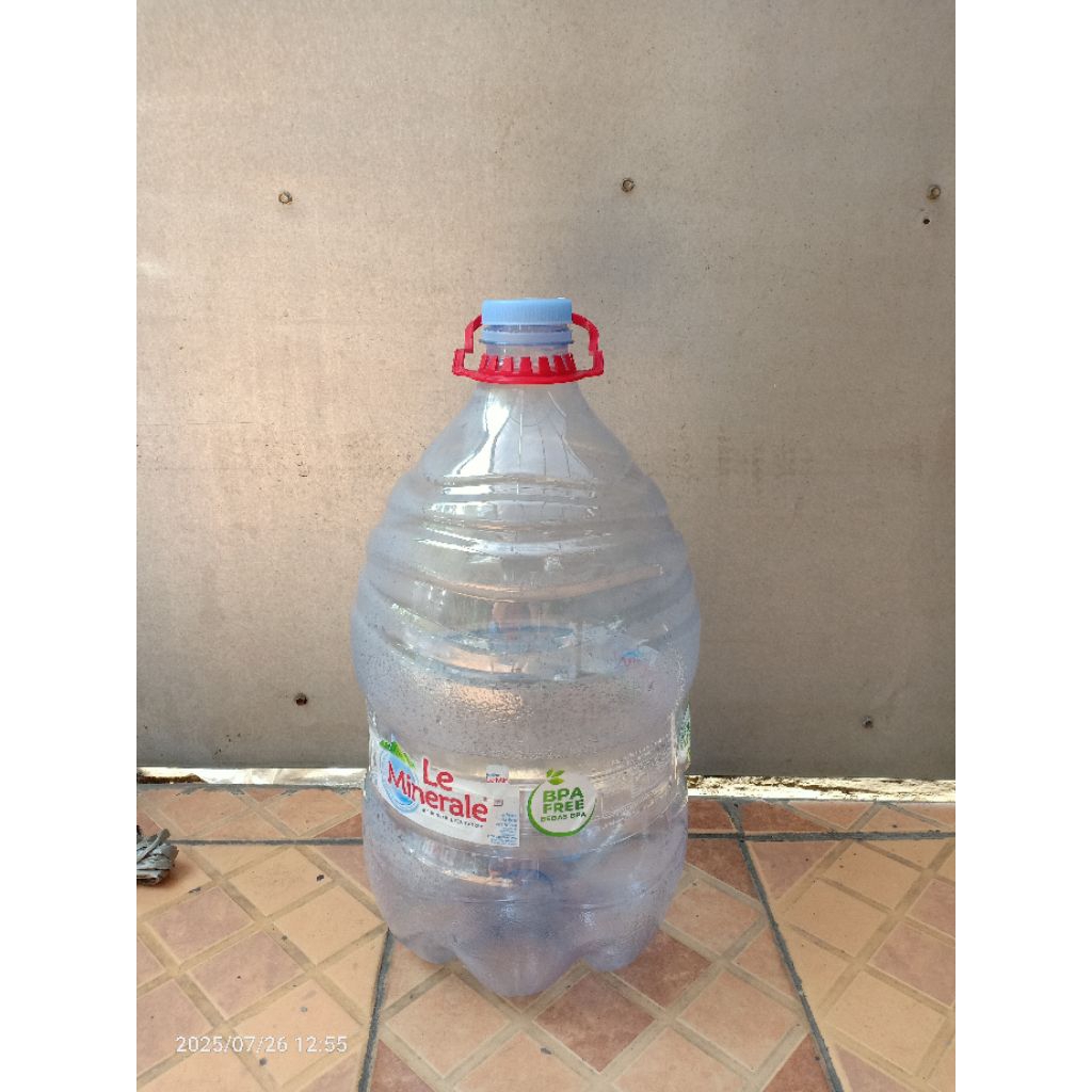 

Galon Le Mineral Kosong (plus tutup) Tanpa Gagang Galon bekas lemineral (tidak bocor)