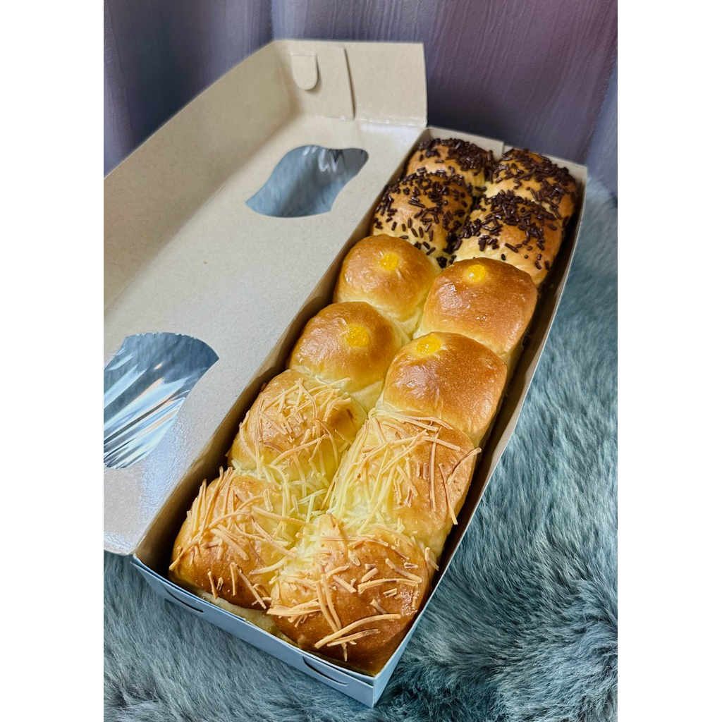 

Roti mix 3 rasa (coklat,srikaya dan keju)