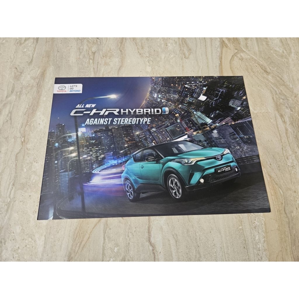 brosur katalog mobil toyota chr hybrid 2019 leaflet