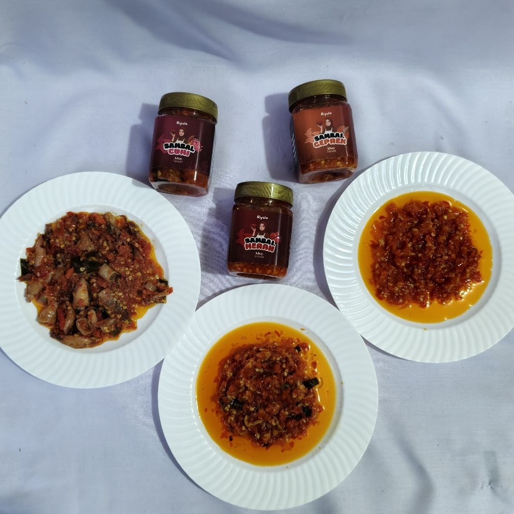 

Saung Arsyila - Sambal Riyula Khas Sunda Cepat Saji - Cumi/Merah/Geprek