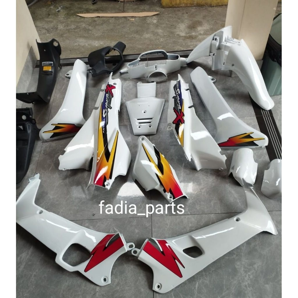 cover body halus Supra x lama fullset warna putih body fullset Supra x lama