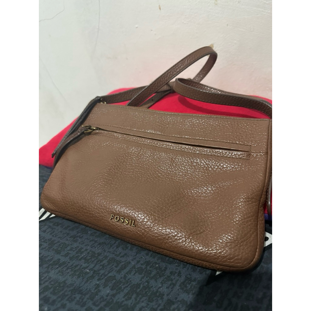 PRELOVED SLING BAG FOSSIL