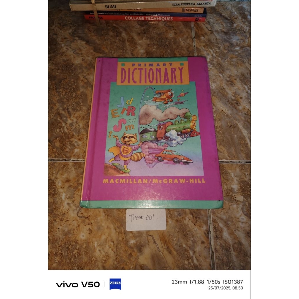 Buku Primary Dictionary Macmillan/McGraw-Hill