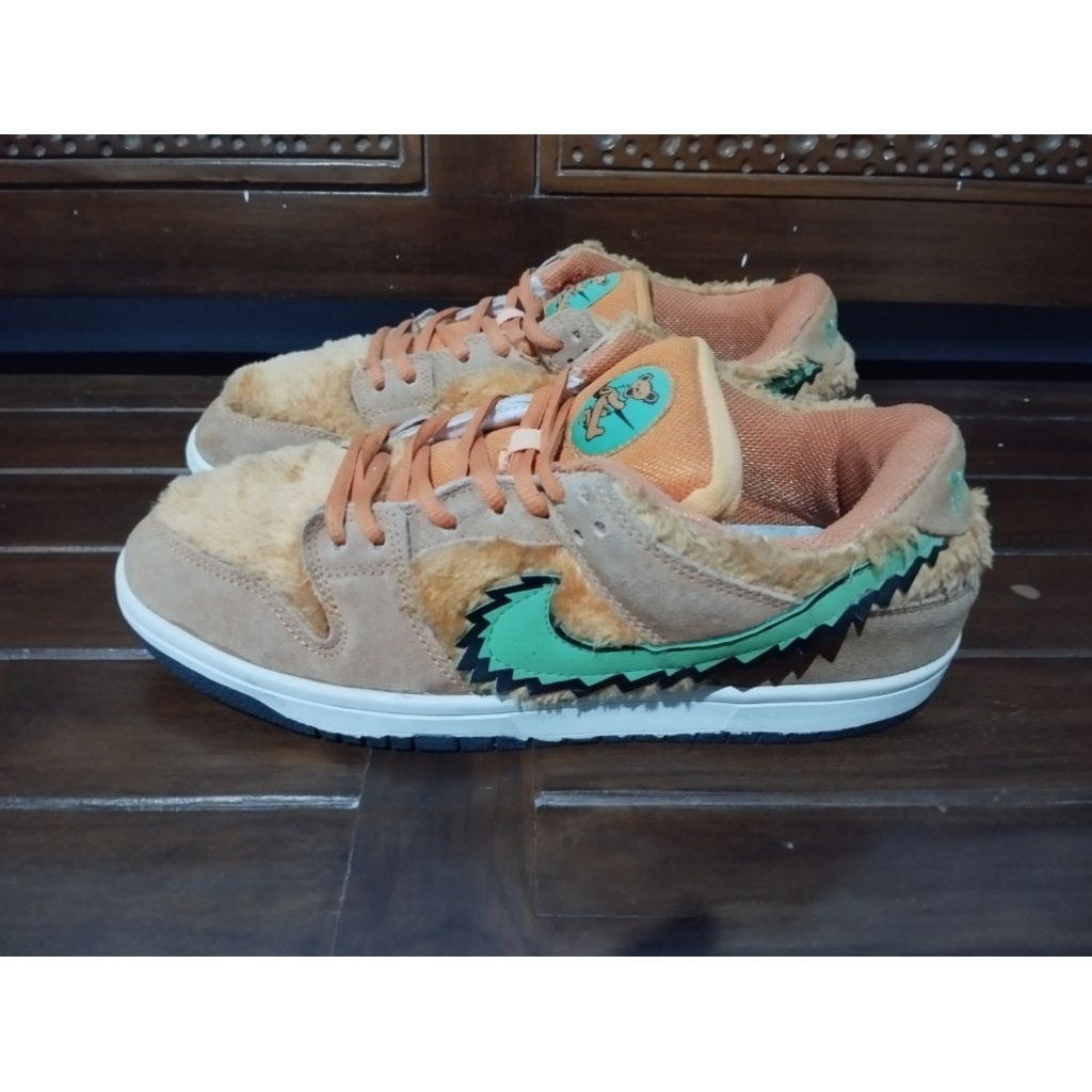Sepatu SB dunk low bear orange