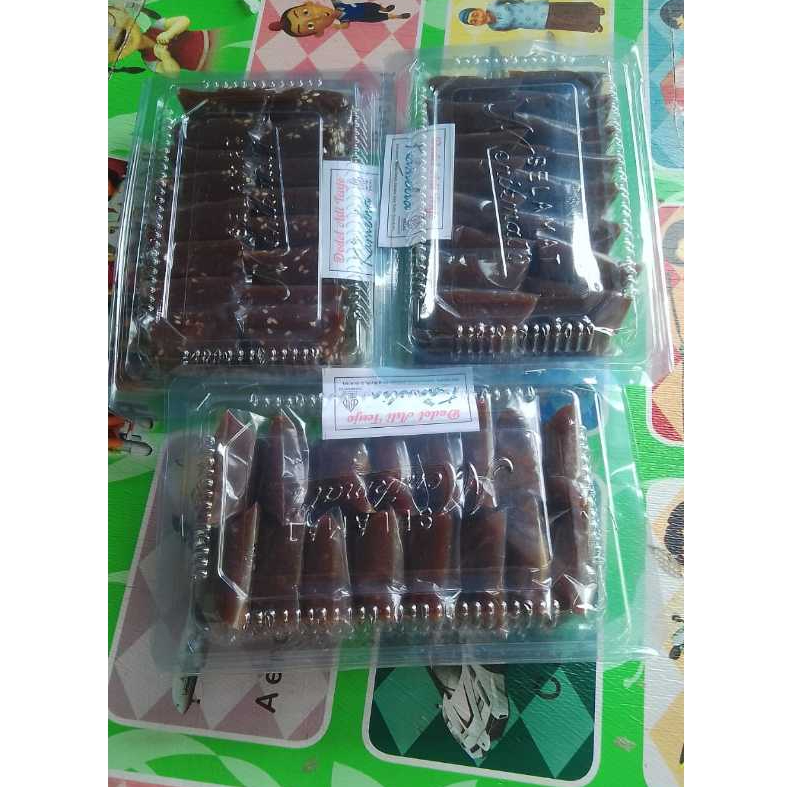 

Dodol Wijen Hitam Kotak 300 Gram - Camilan Tradisional, Rasa Premium