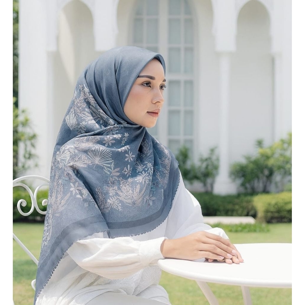 VINIAA BIRU - JILBAB SEGI EMPAT MOTIF TERBARU