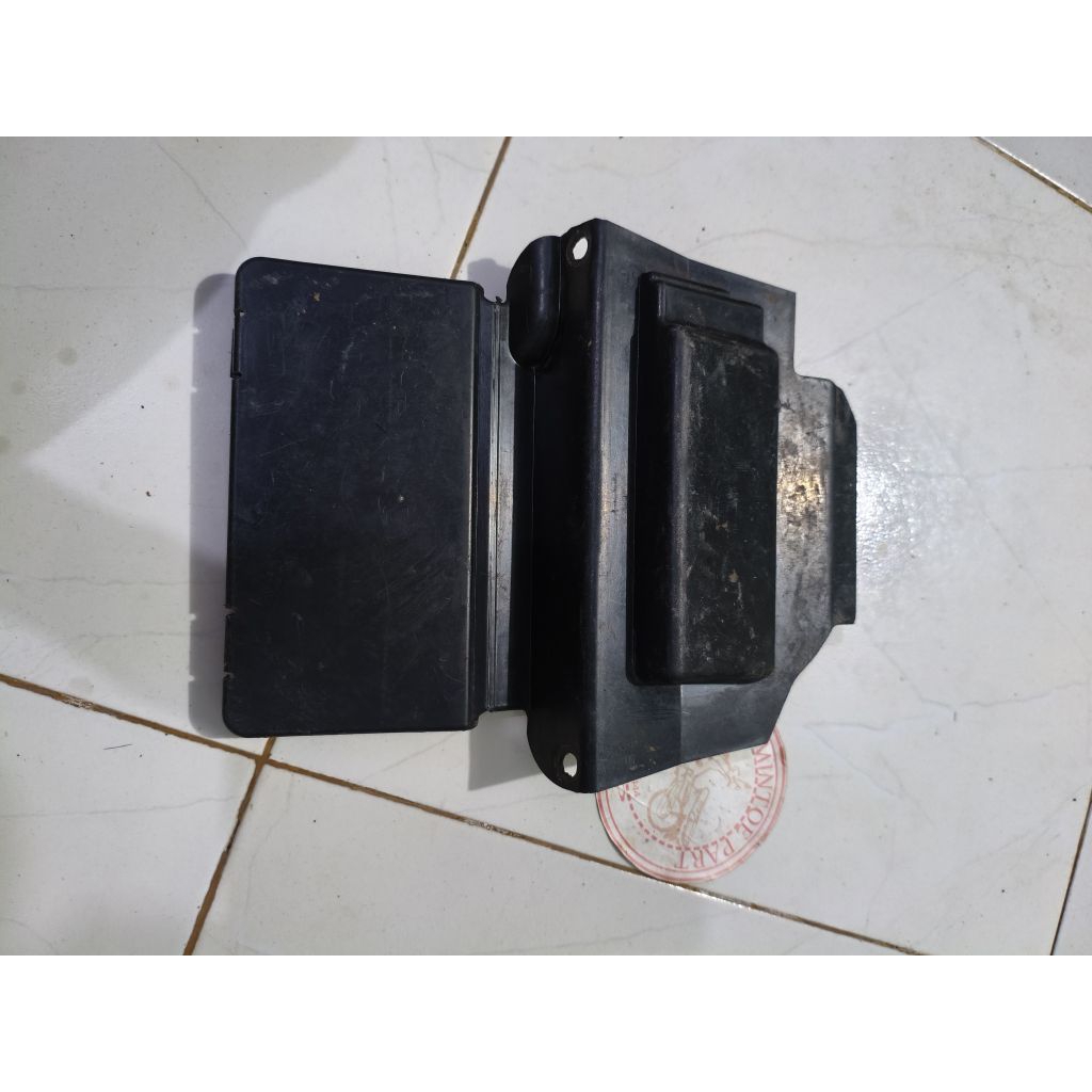 Tutup cover tempat aki Honda Supra x 125 karisma original