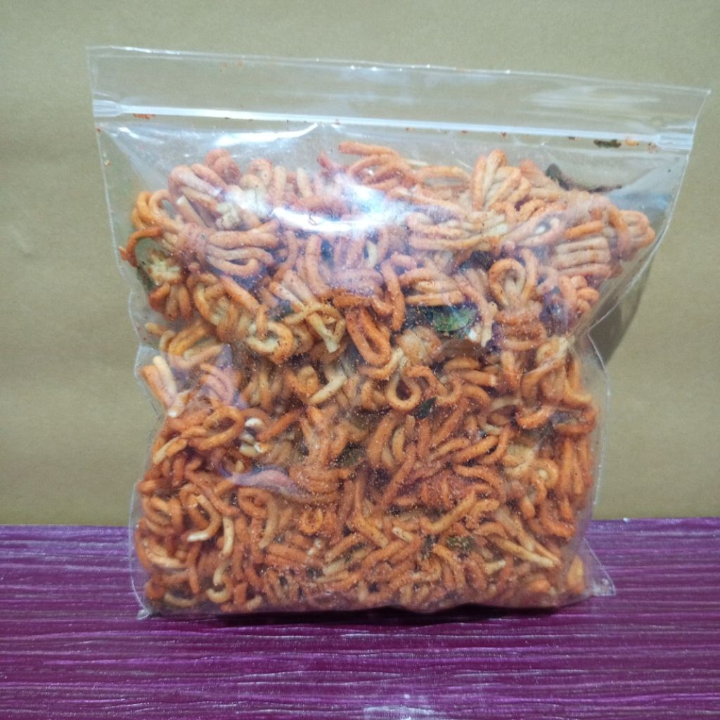 

kripik mie gulung kripik balado gurih krezz