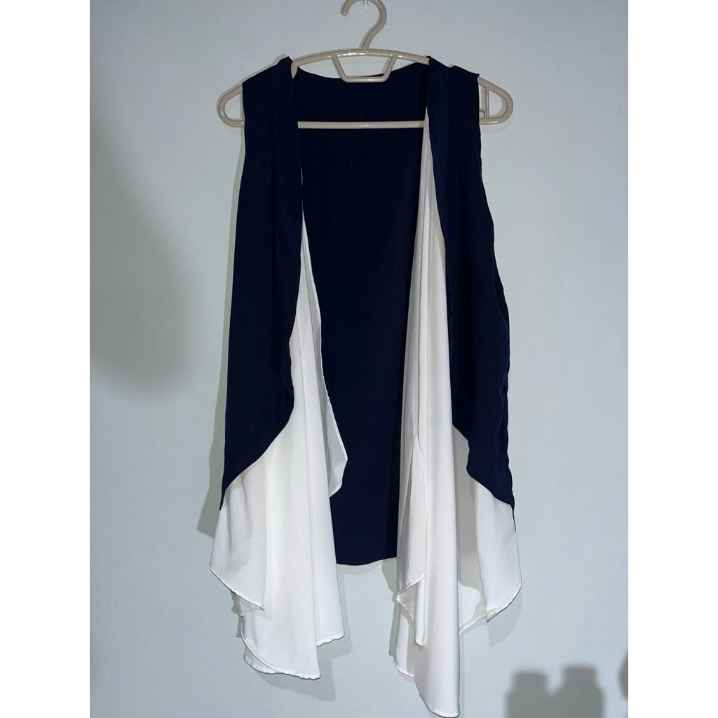 OUTER PANJANG TANPA LENGAN BIRU TUA DAN PUTIH