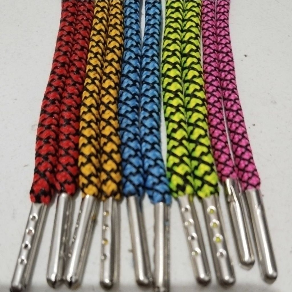 Tali Sepatu motif ujung besi