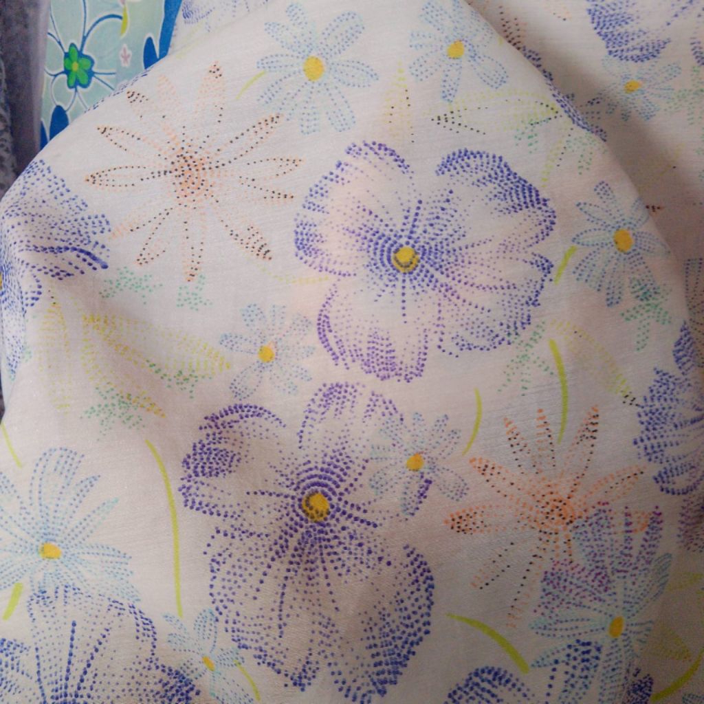 Kain Organza Motif Bunga Lembut – Sifon Transparan untuk Gaun dan Aksesoris (Harga Kain Per½ Meter)