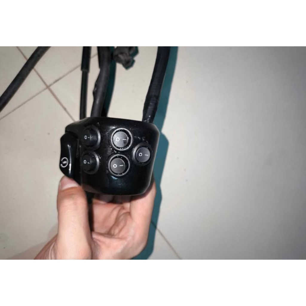 Holder kanan ori copotan CBR 150R Modifikasi