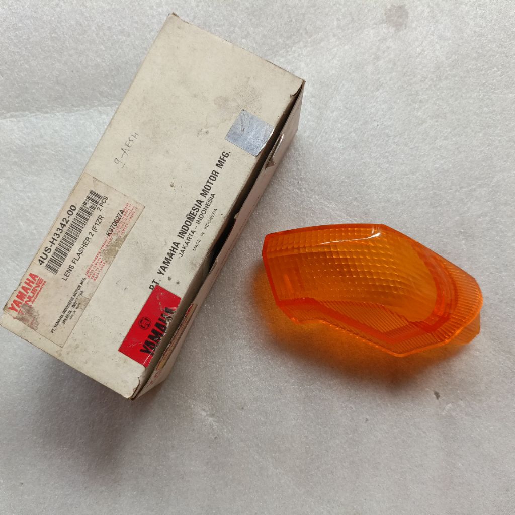 LENS FLASHER MIKA LAMPU SEIN BELAKANG KANAN YAMAHA F1ZR ORIGINAL 4US