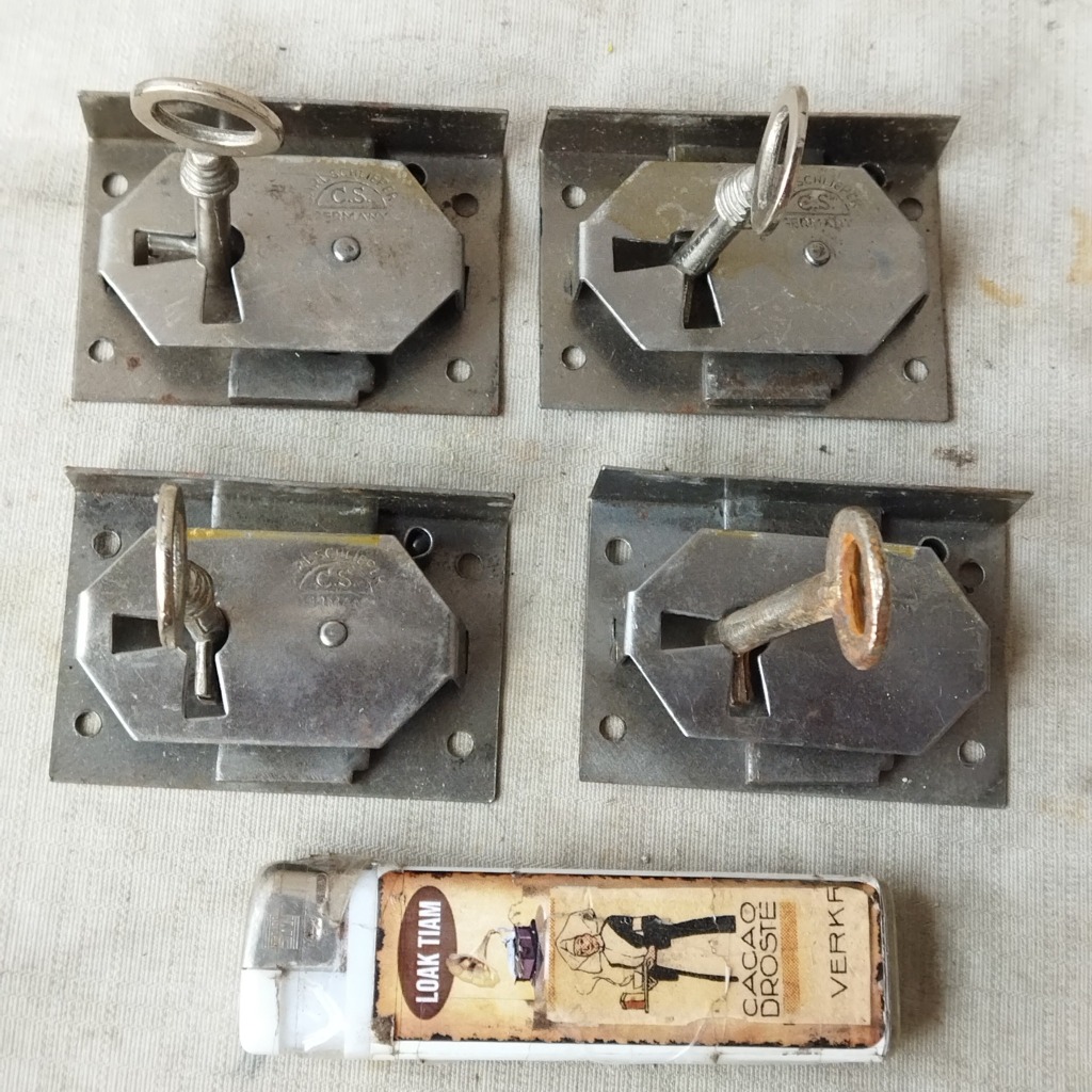 Vintage NOS Kunci Laci / Lemari Carl Schlieper 4 buah