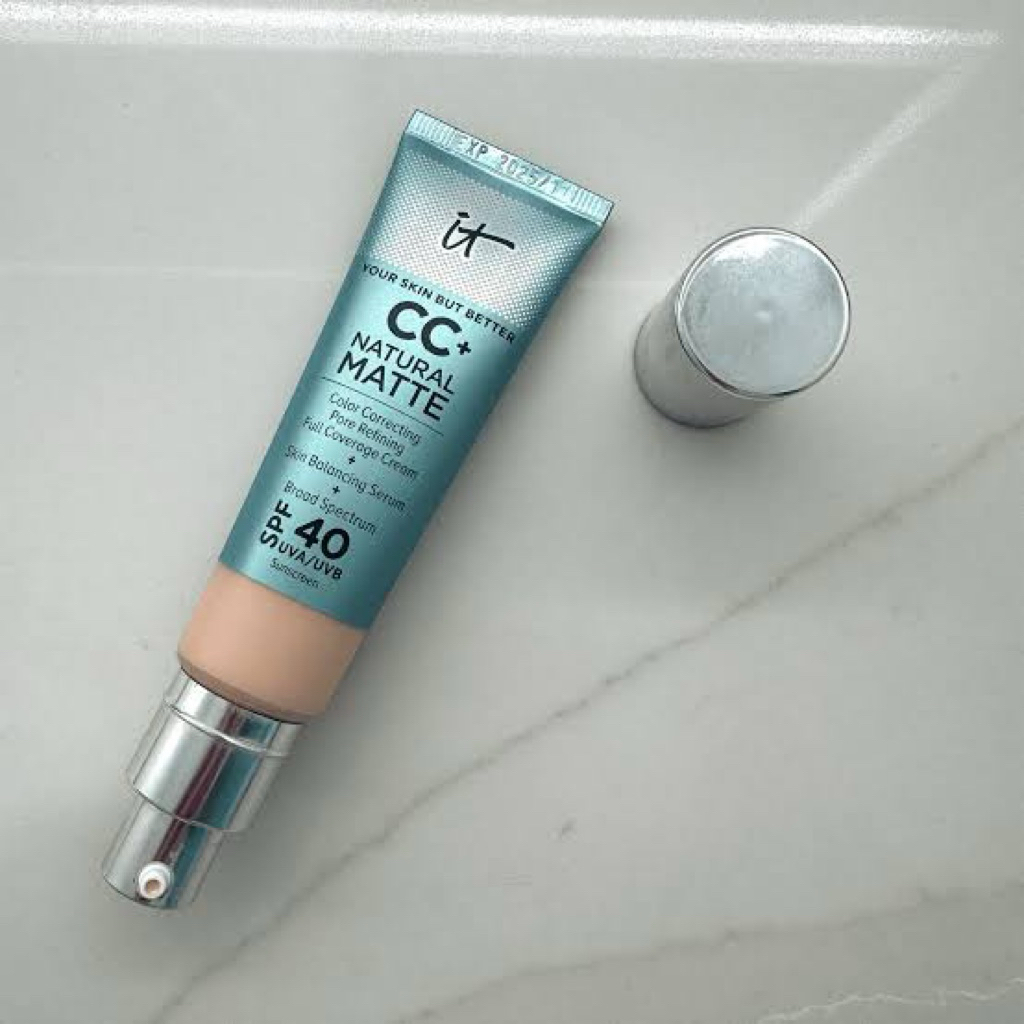 IT COSMETICS - CC Cream Natural Matte Foundation - IT COSMETICS Matte Foundation
