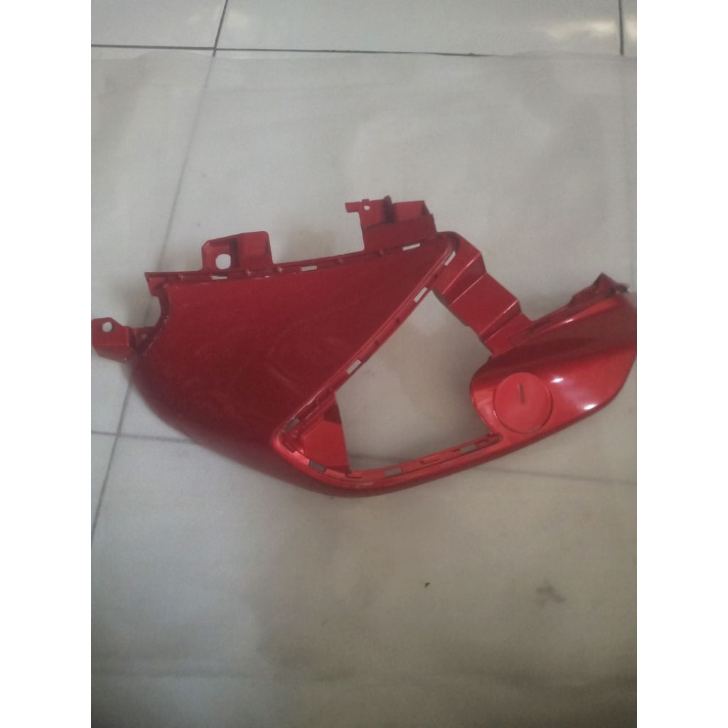 cover sayap tengki samping fairing  kiri  all new Vixion R merah