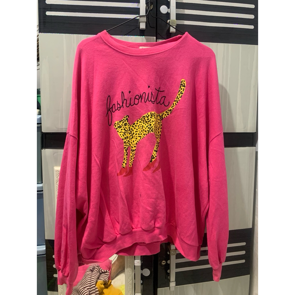SWEATER PINK MOTIF LD 130-150 PANJANG: 65cm