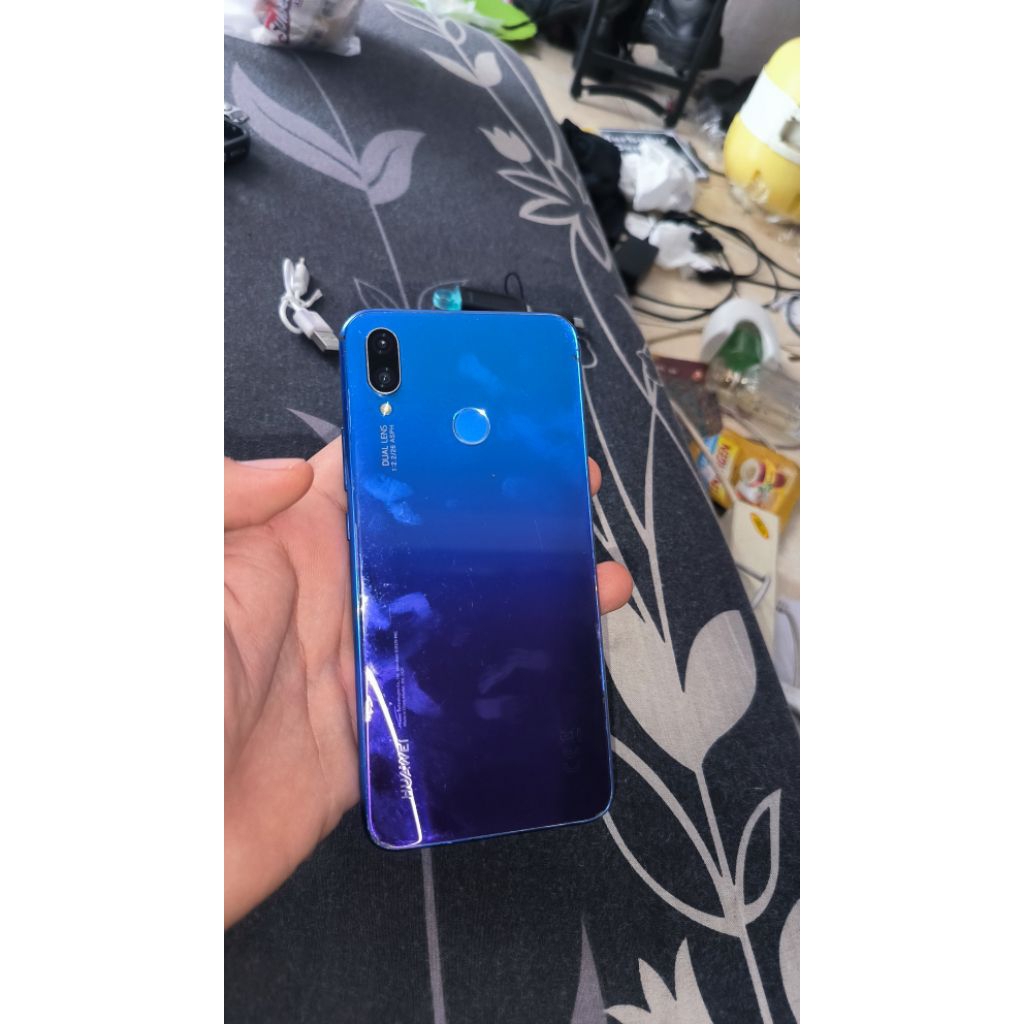 Huawei Nova 3i (4/128) android 9 masih aman