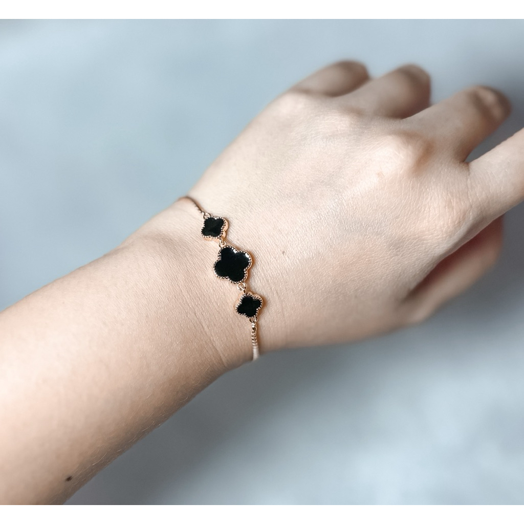 GELANG SERUT CLOVER HITAM RANTAI EMAS GOLD - BRACELET CLOVER BLACK AND GOLD - GELANG GOLDPLATING OR 