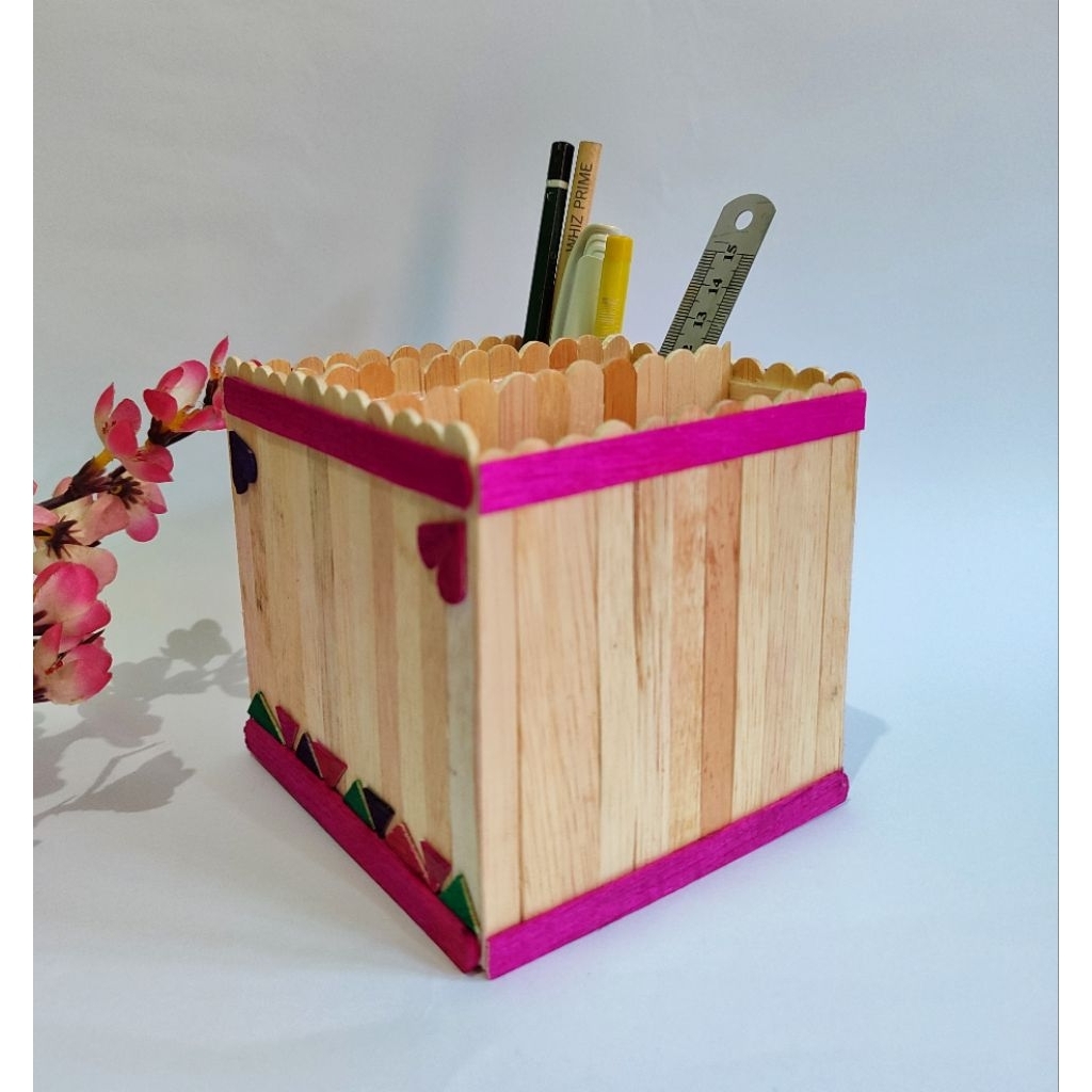 

Tempat Alat Tulis Unik dari Stik Es Krim – 3 Sekat (11x11x12 cm)