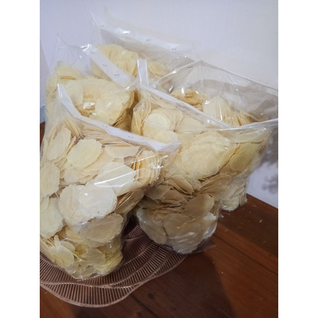 

1 KG//EMPING MELINJO 1 BIJI//TIPIS