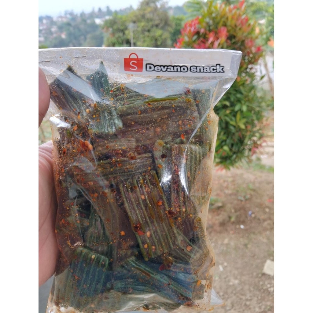 

Kerupuk jengkol pedas gurih daun jeruk