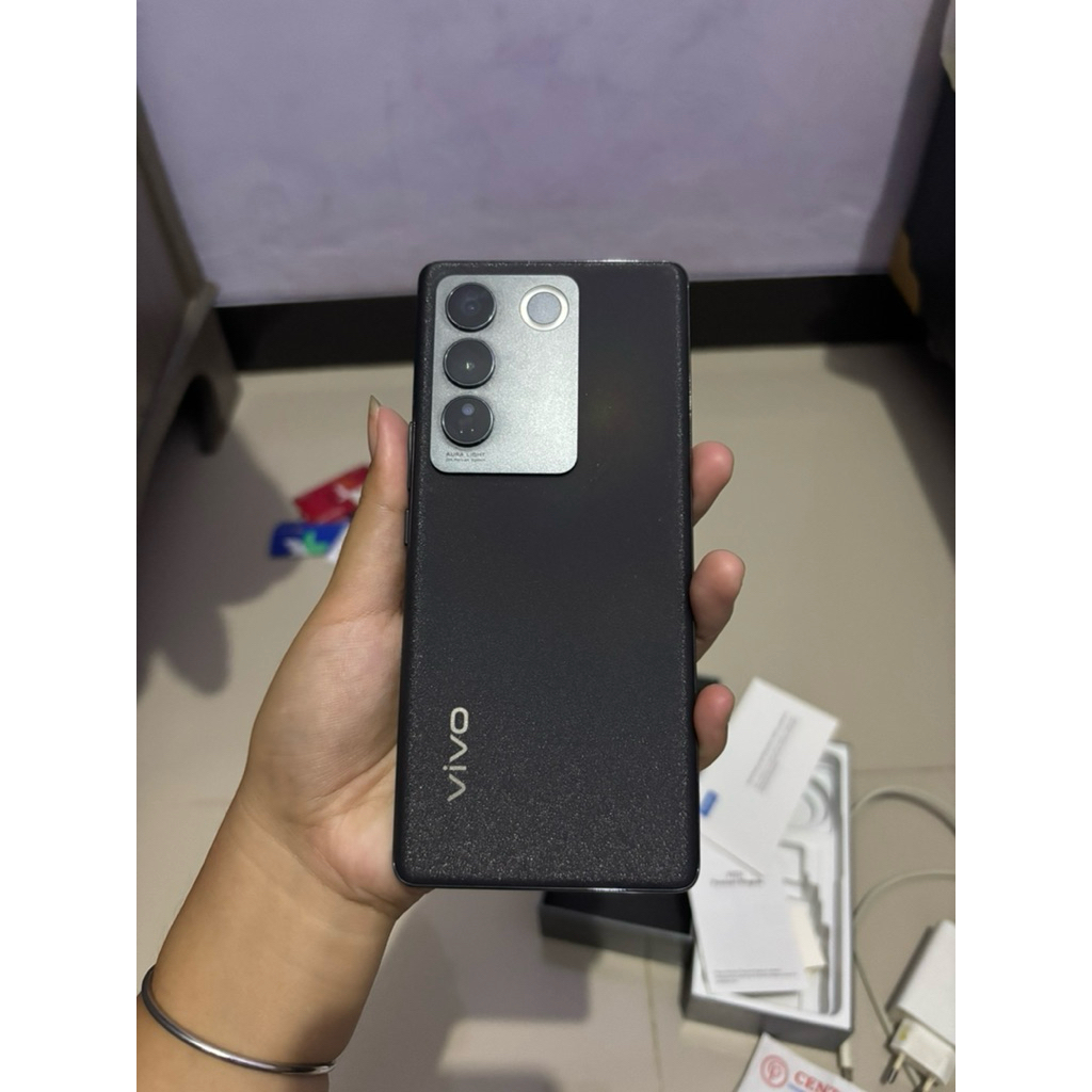 Vivo V27 5g RAM 8/256gb