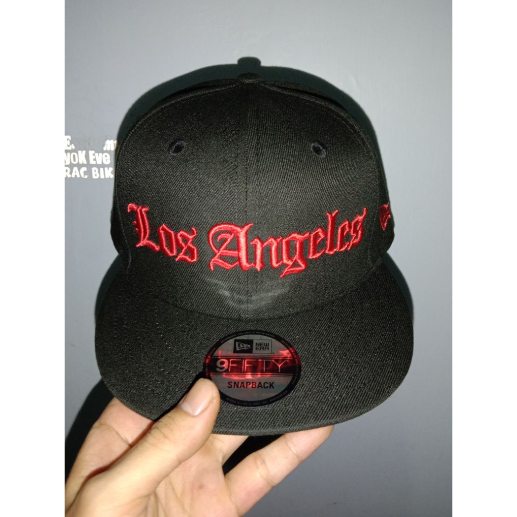 topi snapback new era