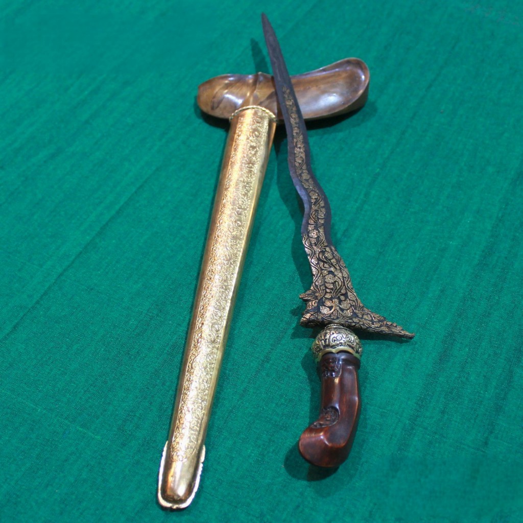 Keris Gayaman Yogya Timo Selut Megantoro Kamarogan Sawen Buntu Emas Kepet KD971