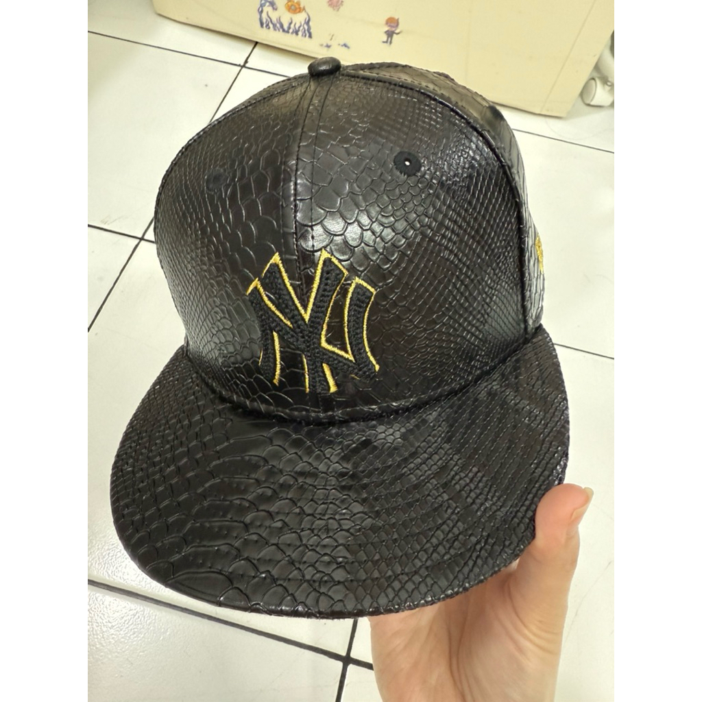 topi new era - preloved